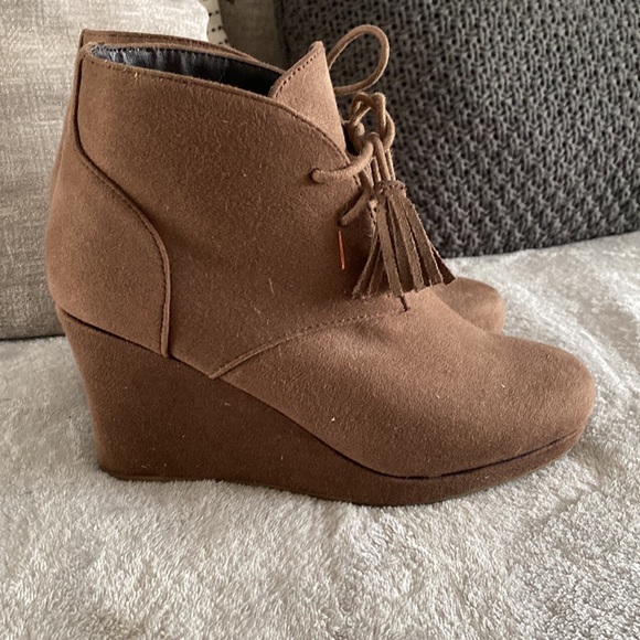 Report booties - Picture 3 of 4